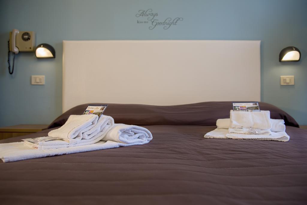 Hotel Vela D'Oro Riccione Luaran gambar