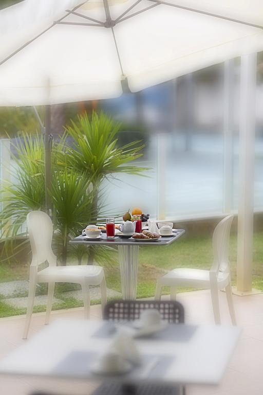 Hotel Vela D'Oro Riccione Luaran gambar