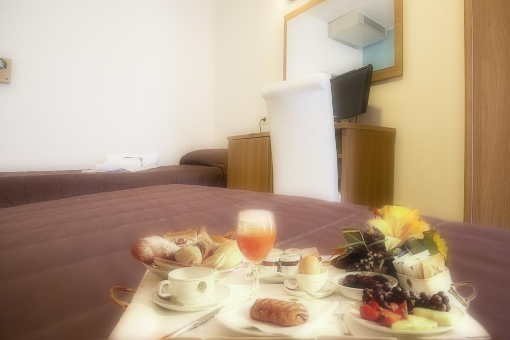 Hotel Vela D'Oro Riccione Luaran gambar