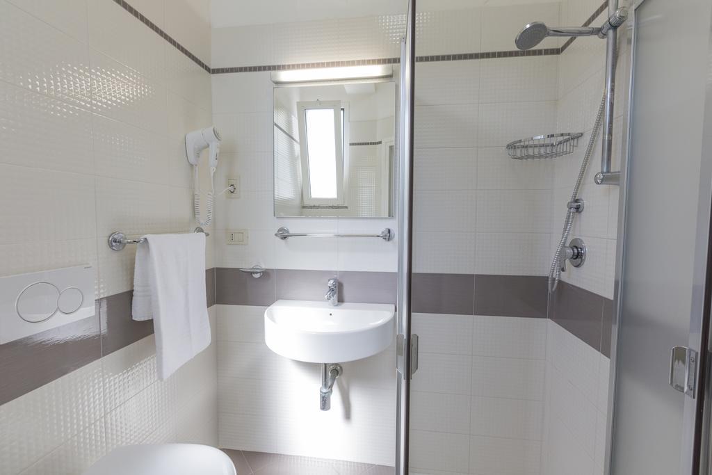 Hotel Vela D'Oro Riccione Luaran gambar