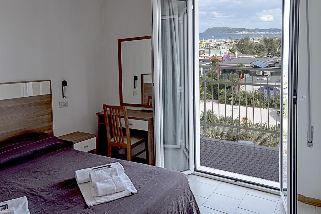 Hotel Vela D'Oro Riccione Luaran gambar