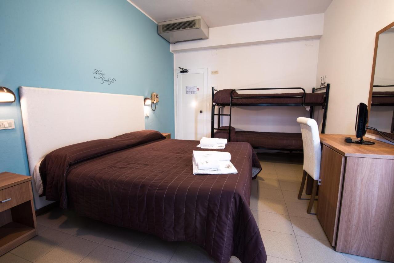 Hotel Vela D'Oro Riccione Luaran gambar
