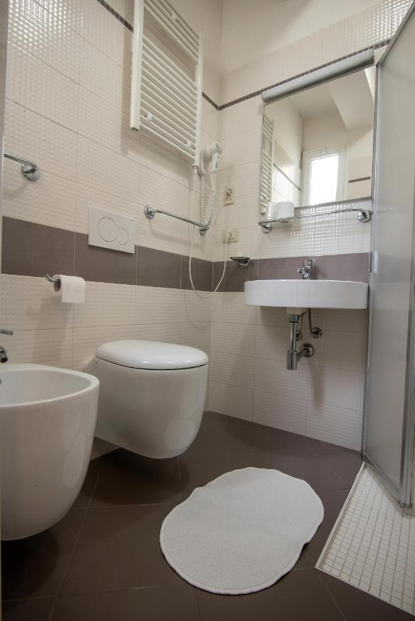 Hotel Vela D'Oro Riccione Luaran gambar